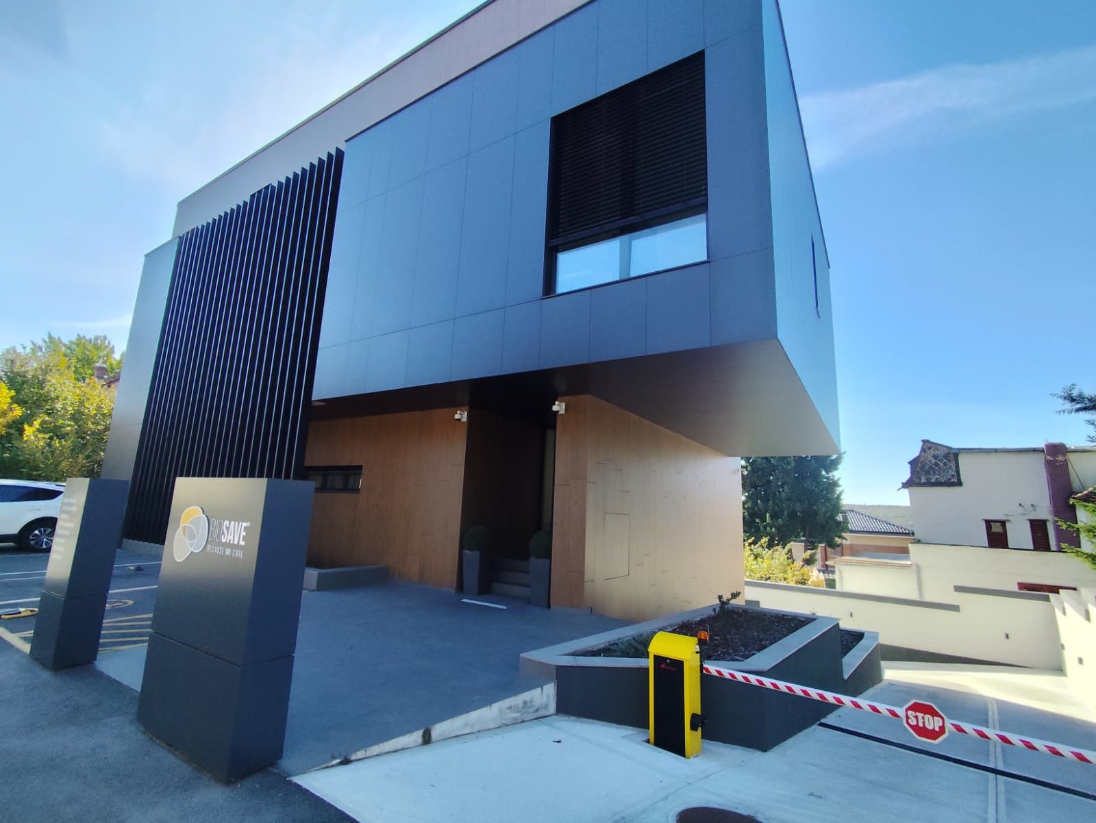 Detalj ventilisane fasade FMDrina